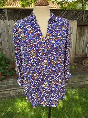 Conversations by Anthropologie Blue Flower Colloquial Button Down Shirt Size 6